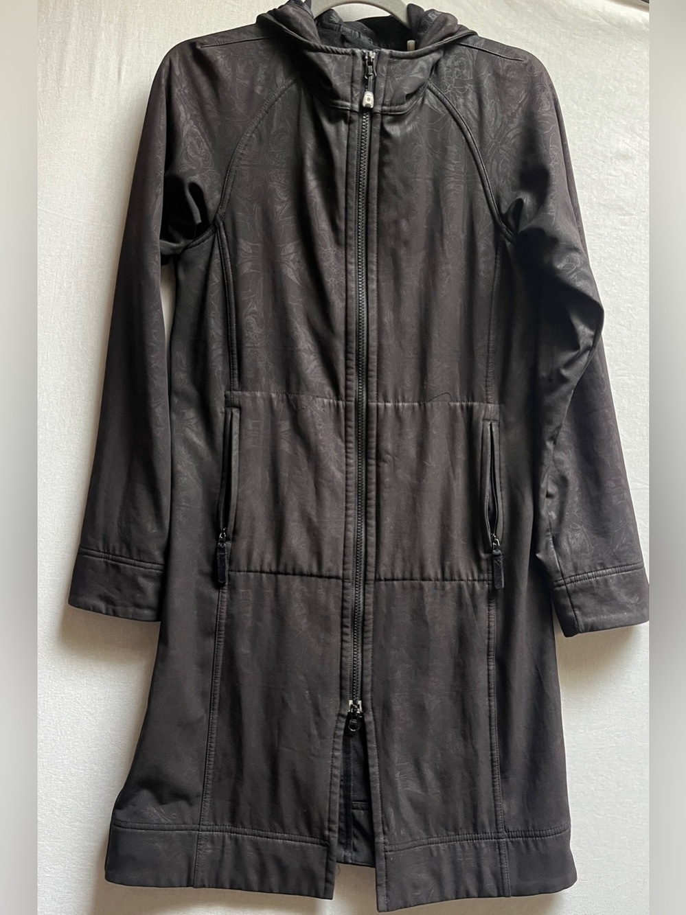 Lululemon Black Embossed Floral Softshell Long Trench Coat Fleece Lined Size S